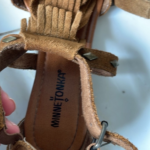 Minnetonka fringed studded brown leather ankle strap sandal size 7 great shape - Picture 7 of 9